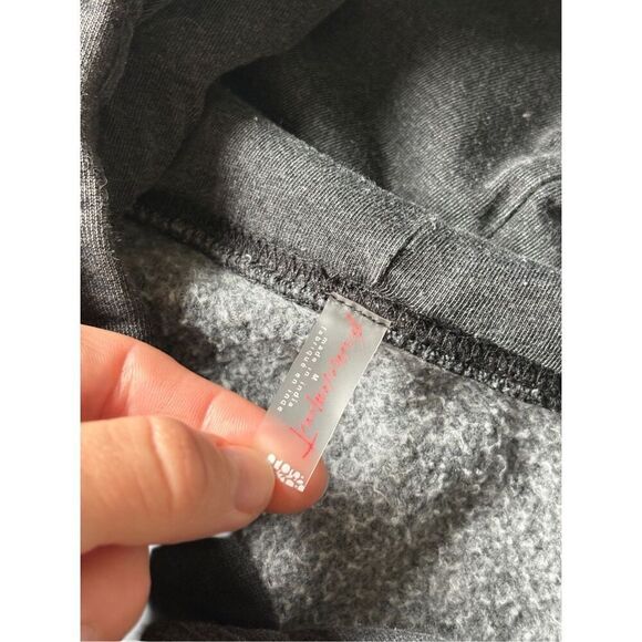Free People MOVEMENT SPRINT TO THE FINISH HOODIE size L Washed Black - Picture 6 of 13